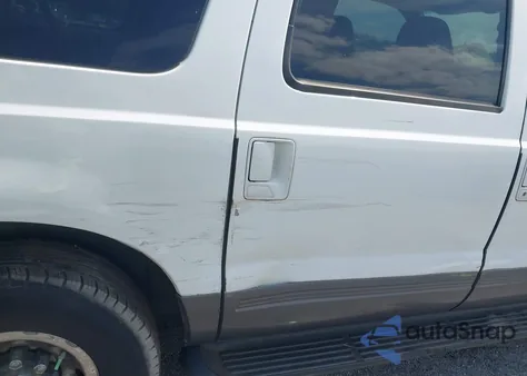 2002 Ford Excursion Xlt z USA, uszkodzony, nr VIN 1FMNU40L12EA14485